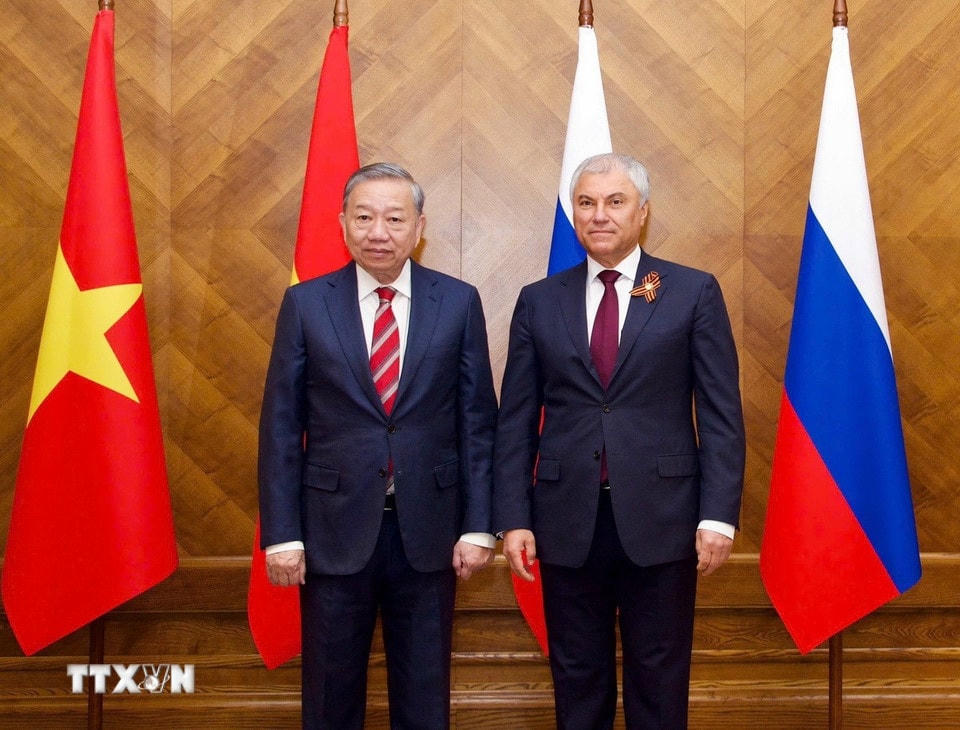 Tổng Bí thư Tô Lâm hội kiến Chủ tịch Duma Quốc gia Liên bang Nga Vyacheslav Volodin. (Ảnh: TTXVN phát)