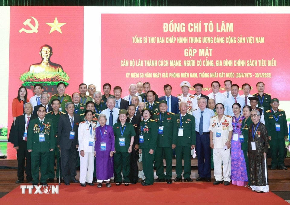 Tổng Bí thư Tô Lâm với các đại biểu. (Ảnh: Thống Nhất/TTXVN)