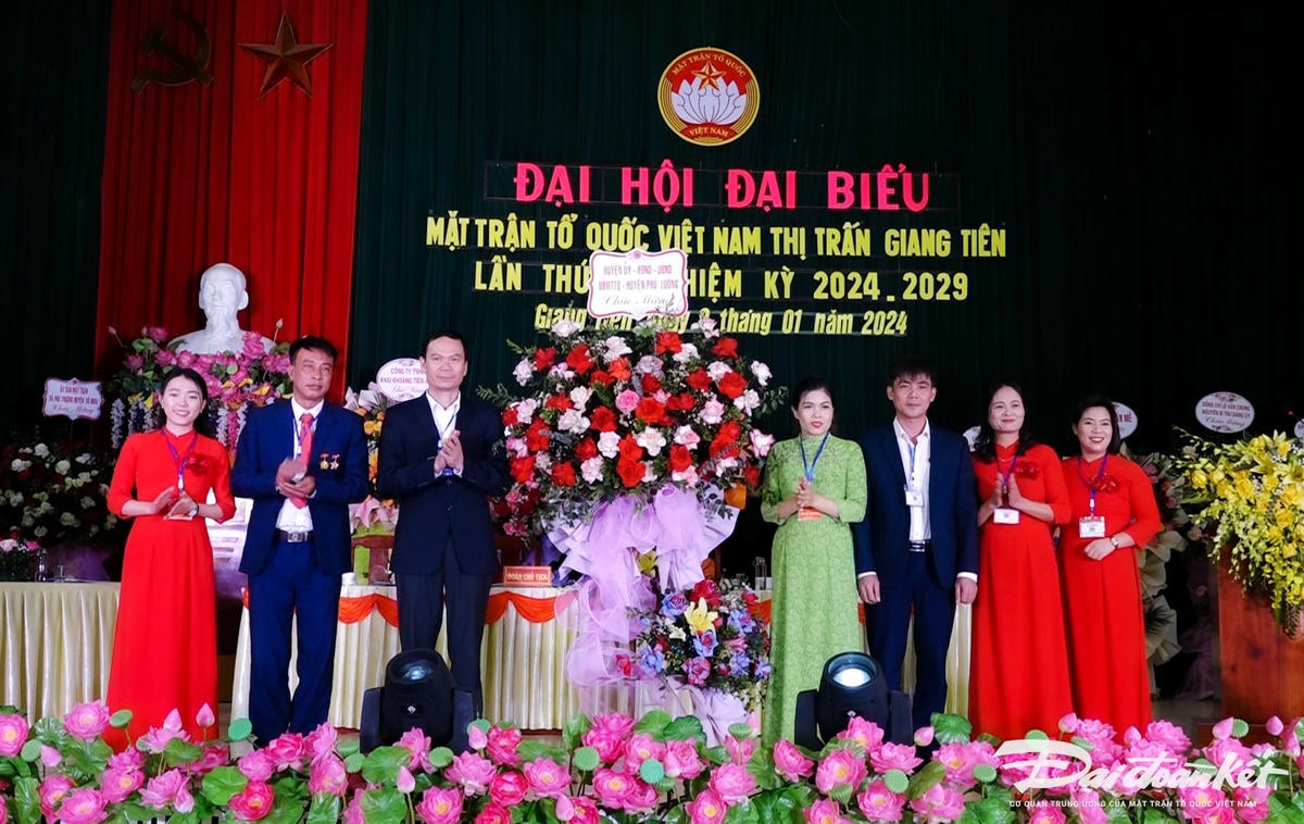 W_dai-hoi-diem-uy-ban-mttq-viet-nam-thi-tran-giang-tien-1-.jpg