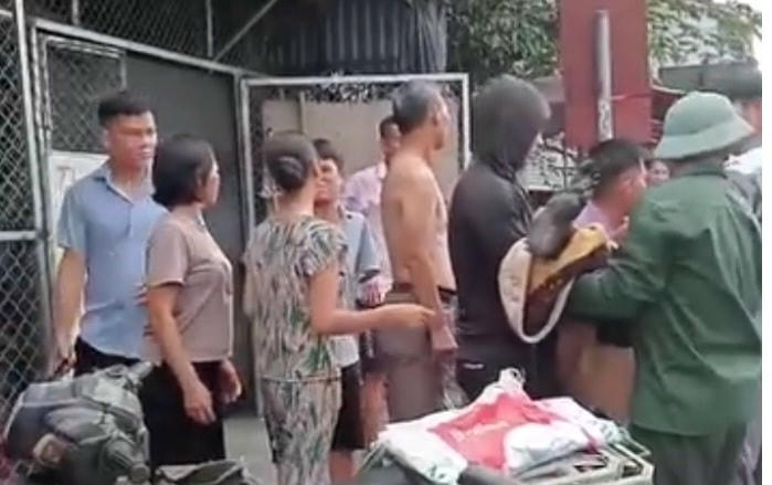 Sau khi được đưa đi cấp cứu, bà K. đã tử vong.