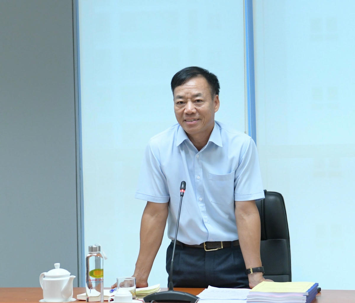 Giám đốc Trường Đào tạo và Bồi dưỡng nghiệp vụ kiểm toán Trần Kim Lộc - Trưởng Ban rà soát - đánh giá cao nỗ lực của các Tiểu ban trong việc hoàn thiện hệ thống ngân hàng câu hỏi và danh mục tài liệu tham khảo. Ảnh: Nguyễn Ly