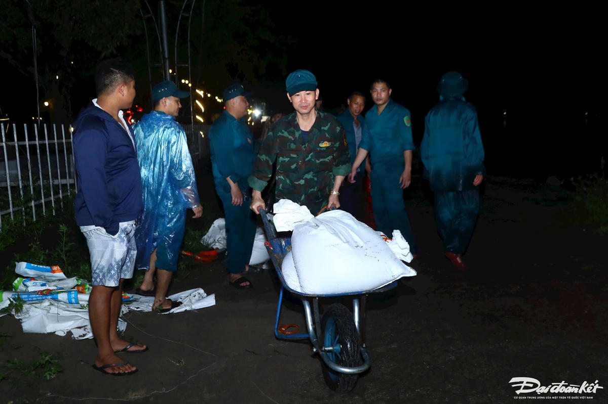 Trước đó, khoảng 19h, mực nước trên sông Bùi tại trạm Yên Duyệt là 6,53 m trên báo động 2. Dự báo trong 12-24 giờ tới, mực nước trên sông Bùi, sông Tích ở khu vực Hà Nội tiếp tục lên. Trong đợt lũ này, đỉnh lũ trên sông Bùi, sông Tích có khả năng trên mức báo động 3.
