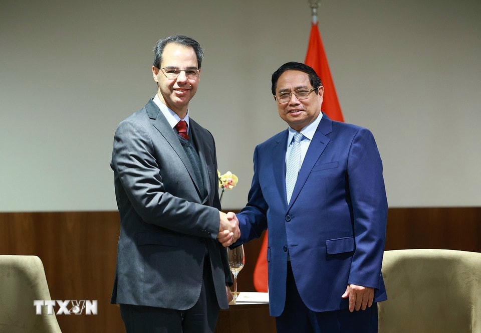 Thủ tướng Phạm Minh Chính tiếp ông José Serrador Neto, Phó Chủ tịch toàn cầu, Quan hệ đối ngoại Tập đoàn Embraer - tập đoàn đa ngành, hoạt động chủ yếu trong lĩnh vực hàng không và công nghiệp vũ trụ. (Ảnh: Dương Giang/TTXVN)