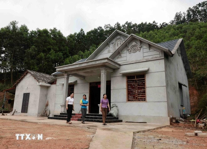 Thái Nguyên về đích sớm chương trình xóa nhà tạm, nhà dột nát. (Ảnh: Trần Việt/TTXVN) ttxvn-xoa-nha-tam-nha-dot-nat-1607.jpg