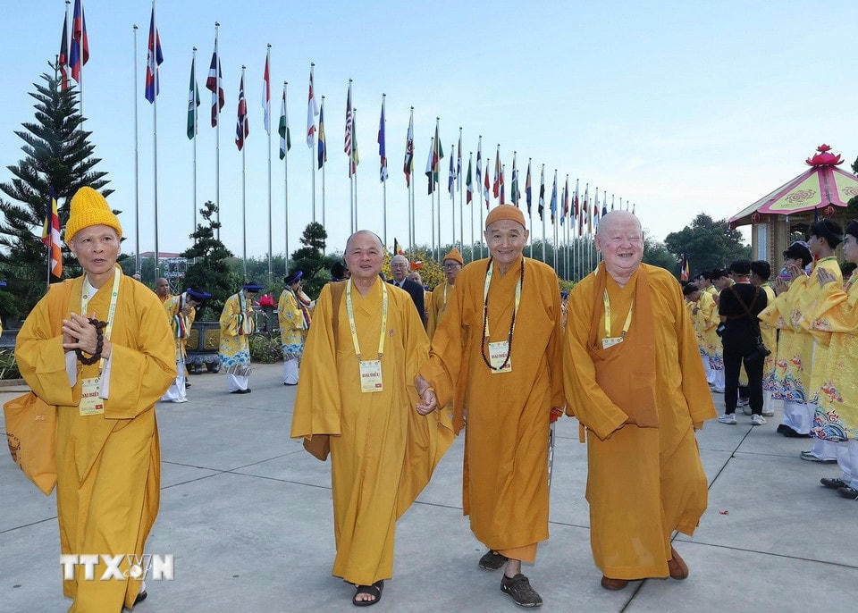 Sư tăng, Đại biểu Phật giáo các nước dự Lễ khai mạc Đại lễ Vesak Liên hợp quốc năm 2025. (Ảnh: Lâm Khánh/TTXVN)