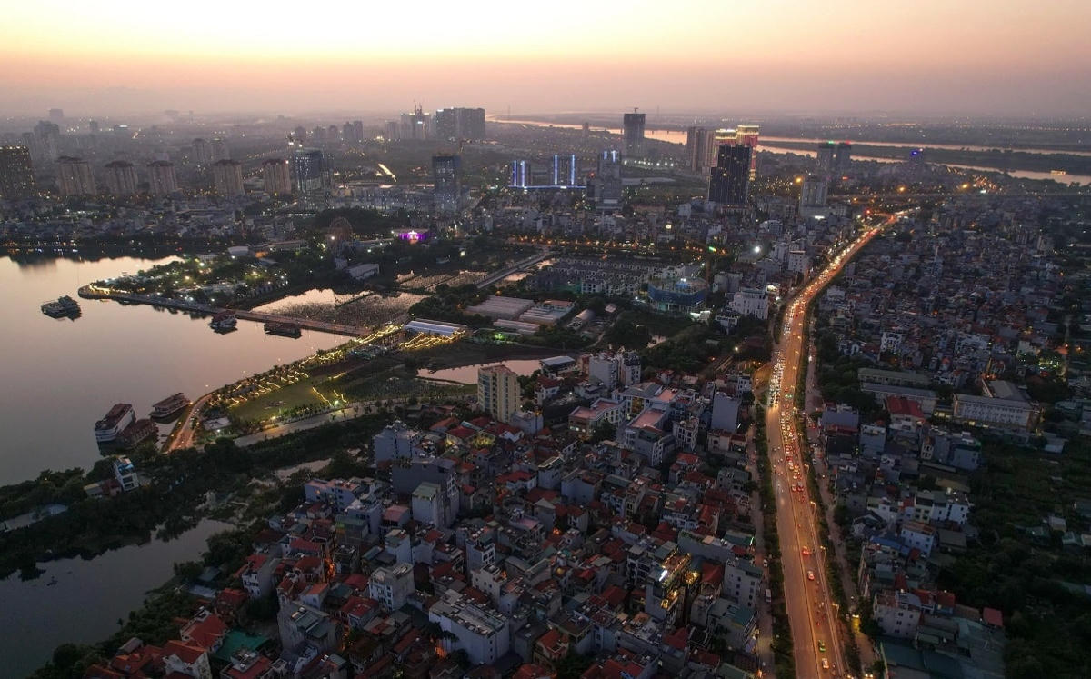 Đường Âu Cơ chính là con đê ngăn giữa sông Hồng và Hồ Tây.