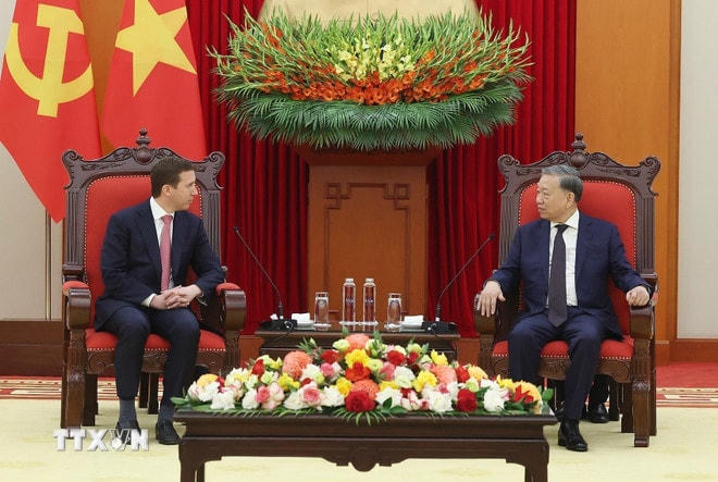 Tổng Bí thư Tô Lâm tiếp Giám đốc điều hành Quỹ đầu tư Warburg Pincus (Hoa Kỳ) Jeffrey David Perlman. (Ảnh: Thống Nhất/TTXVN) ttxvn-tong-bi-thu-to-lam-warburg-pincus-jeffrey-david-perlman-2.jpg