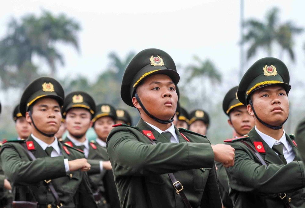 Cán bộ, chiến sỹ khối An ninh Nhân dân tham gia luyện tập.(Ảnh: Phạm Kiên/TTXVN) ttxvn_duyet binh dien bien (11).jpg