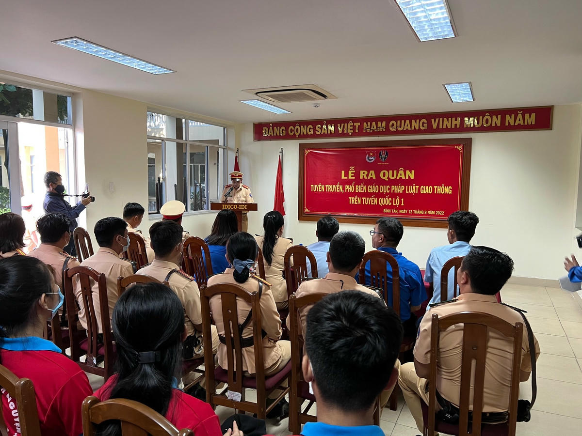 Quang cảnh Lễ ra quân tại trụ sở Công ty cổ phần Đầu tư phát triển hạ tầng IDICO.