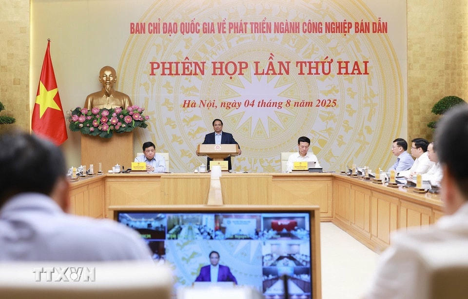 Thủ tướng Phạm Minh Chính chủ trì phiên họp lần thứ hai của Ban Chỉ đạo Quốc gia về phát triển ngành công nghiệp bán dẫn. (Ảnh: Dương Giang/TTXVN) ttxvn-thu-tuong-bcd-cong-nghiep-ban-dan-7.jpg