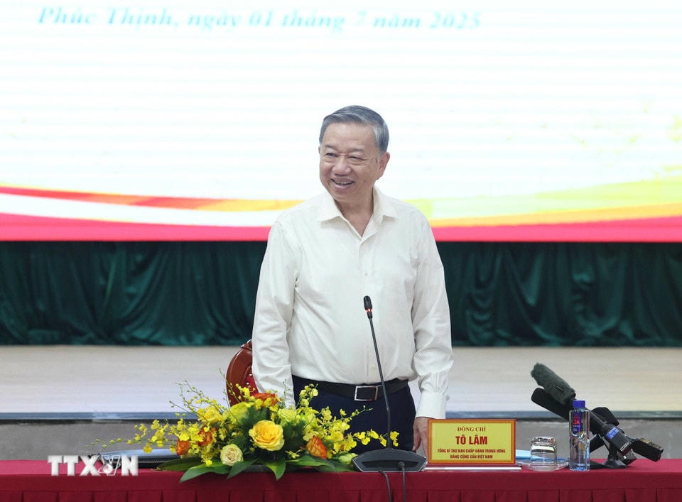 Tổng Bí thư Tô Lâm phát biểu chỉ đạo tại buổi đến thăm, kiểm tra hoạt động của chính quyền địa phương hai cấp tại xã Phúc Thịnh, thành phố Hà Nội. (Ảnh: Thống Nhất/TTXVN)