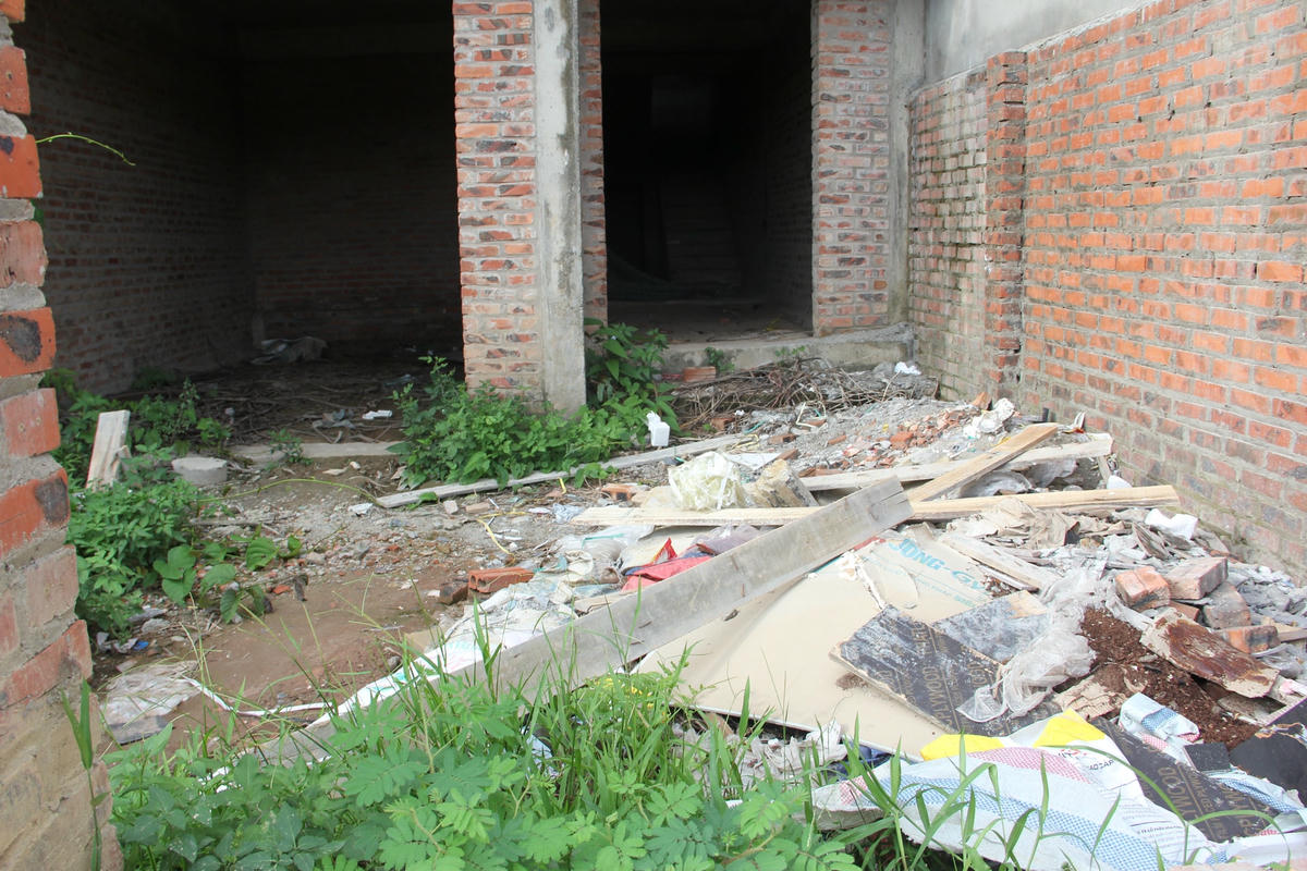 Rác thải vứt bừa bãi.