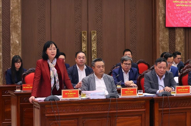 Bà Bùi Thị Minh Hoài, Ủy viên Bộ Chính trị, Bí thư Thành ủy, Trưởng đoàn đại biểu Quốc hội thành phố Hà Nội phát biểu. (Ảnh: Văn Điệp/TTXVN) thanh-uy-ha-noi-2.jpg