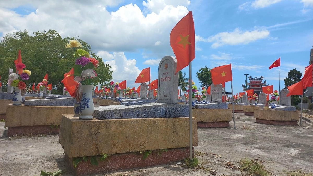 Đội 584 đang chăm sóc, bảo vệ và hương khói chu đáo 4 hài cốt liệt sĩ vừa tìm kiếm, cất bốc được. Ảnh: Minh họa.