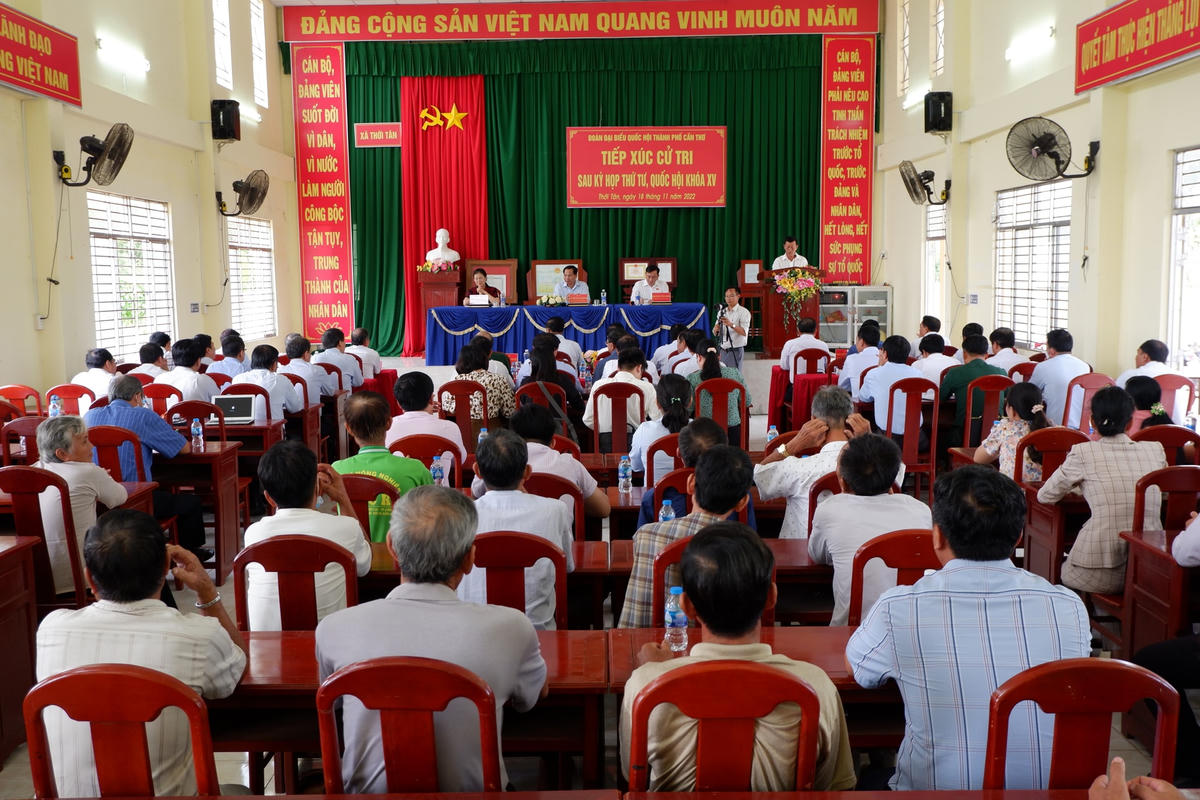 Toàn cảnh hội nghị.