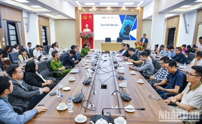 Tin tức của Báo Nhân Dân chính thức xuất hiện trên ứng dụng VNeID ảnh 1