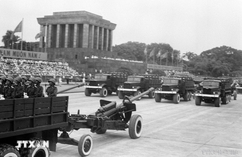 Khối xe pháo binh. (Ảnh: Kim Hùng/TTXVN)