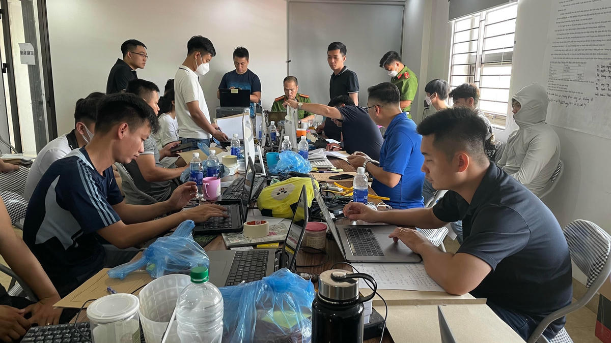 Các gói sản phẩm cho vay trị giá từ 2 đến 7 triệu đồng, kỳ hạn vay 7 ngày với lãi suất khoảng 2.090,93%/năm. Ảnh CALC