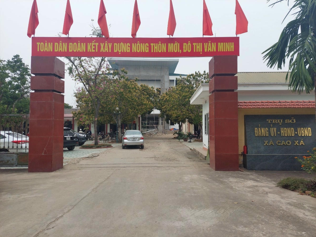 Hàng loạt những thiếu sót, vi phạm trong đầu tư công ở xã Cao Xá đã được chỉ ra. Ảnh Ngô Hùng