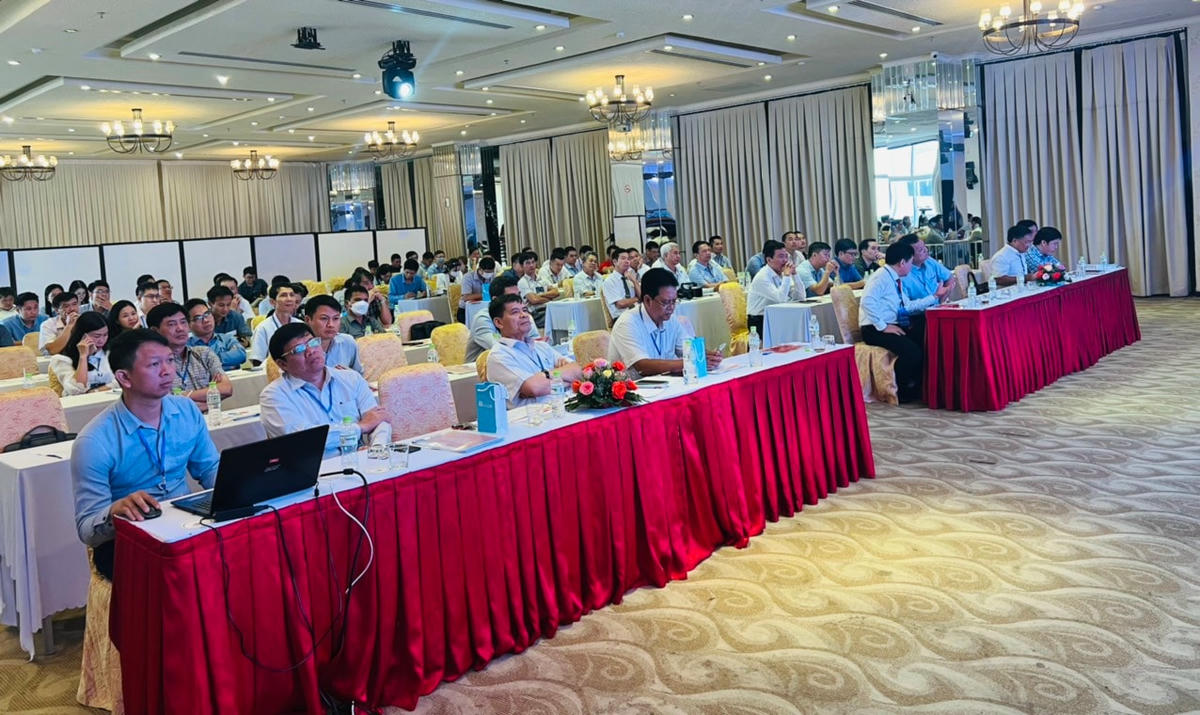 Các đại biểu về dự Hội thảo.