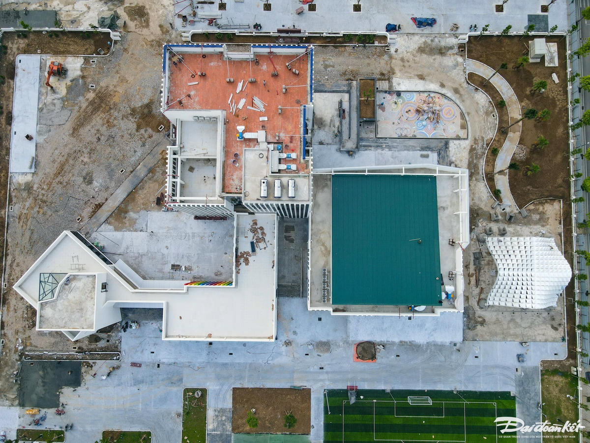 Bhối nhà thi đấu đa năng 1 tầng, cao 18m, có sức chứa 300 người