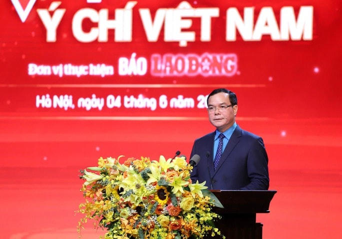 Ông Nguyễn Đình Khang, Chủ tịch Tổng LĐLĐ Việt Nam phát biểu.