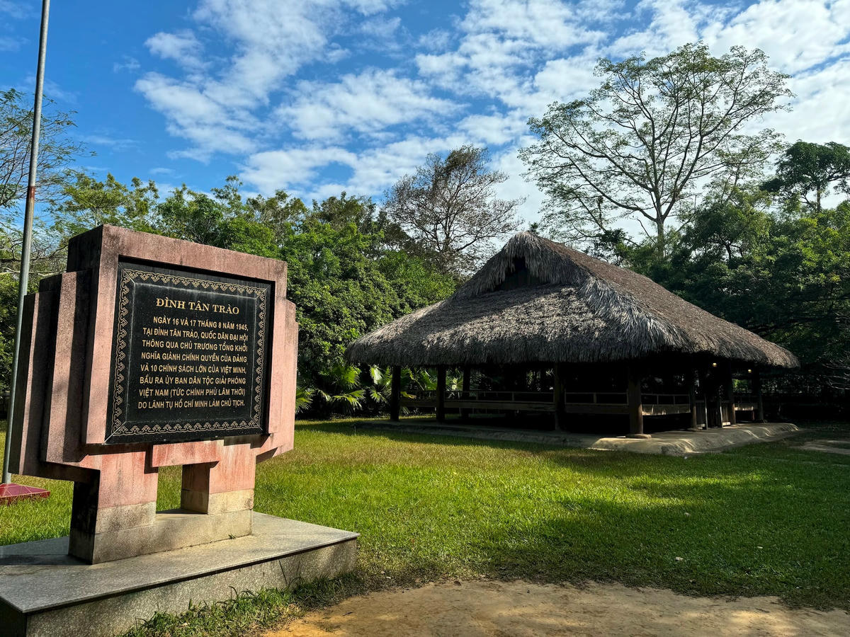 dinh Tân Trào