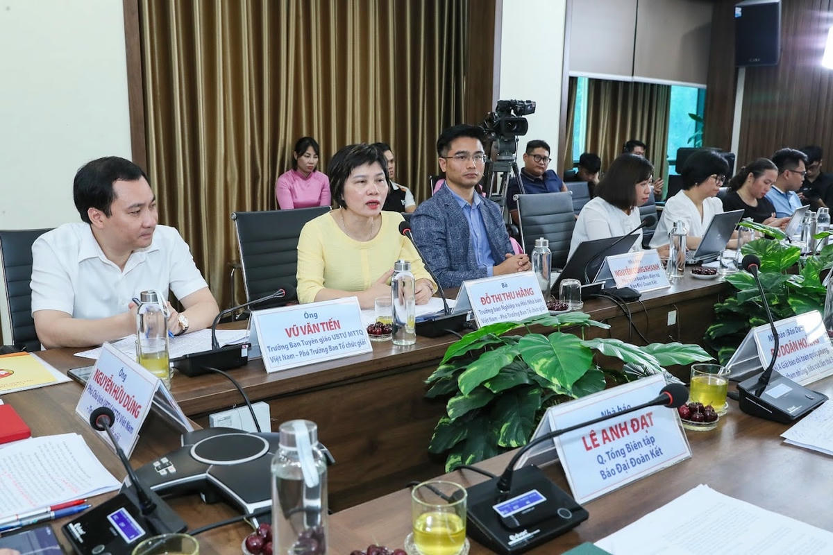 Toạ đàm ghi nhận nhiều ý kiến đóng góp, chia sẻ, định hướng của các vị khách mời trong đó có Trưởng Ban Tổ chức, các Phó Ban Tổ chức và các nhà báo, phóng viên về giải báo chí, cũng như các câu chuyện nghiệp vụ của các nhà báo điều tra, chống tham nhũng, tiêu cực. 