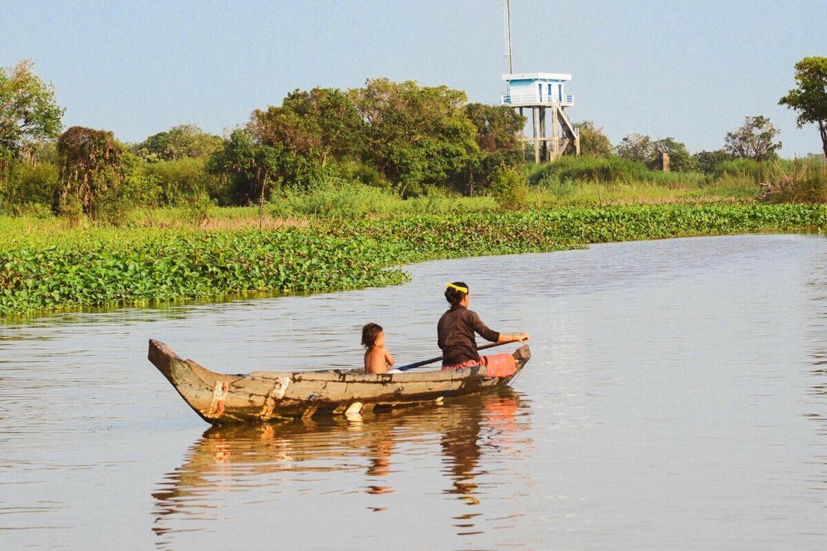 Thuyền là phương tiện di chuyển duy nhất của người dân nơi đây. Ảnh: Fodors.