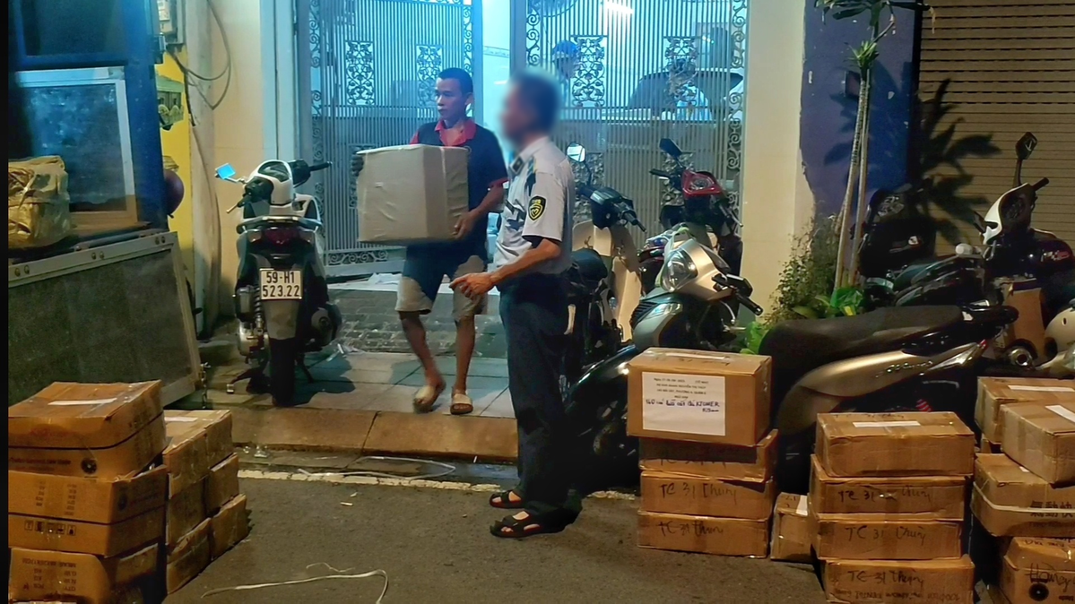 Lực lượng QLTT kiểm tra nhiều kho hàng dụng cụ điện máy cầm tay không rõ nguồn gốc.