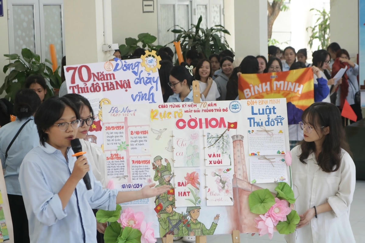 Sinh viên Trường Đại học Thủ đô Hà Nội trong hội thi Nghiệp vụ giỏi khoa Sư phạm.