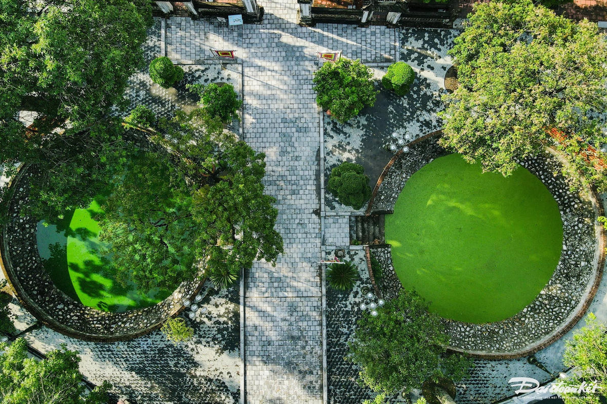 Trong 5 giếng cổ ở đền Trần Thương, có 2 giếng lớn phía Nam có tên là giếng nhũ. Theo vị thủ từ tại đền, 2 giếng này không bao giờ cạn. Ảnh: Đình Minh