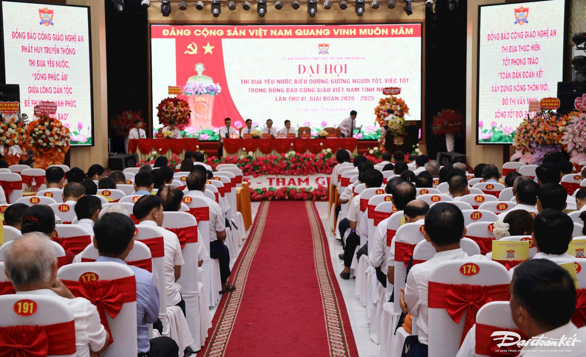 Toàn cảnh Đại hội thi đua yêu nước biểu dương gương người tốt, việc tốt trong đồng bào Công giáo Việt Nam tỉnh Nghệ An lần thứ VI, giai đoạn 2020 – 2025. Ảnh: Điền Bắc