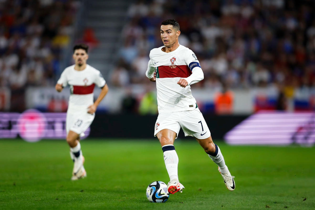 C.Ronaldo thi đấu mờ nhạt trong trận đấu với Slovakia (Ảnh: Getty).