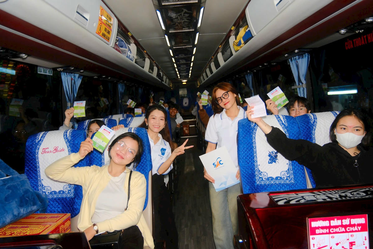 Các chuyến xe di chuyển di chuyển sớm về các tỉnh Tây Nguyên. ảnh Minh Mẫn (1)