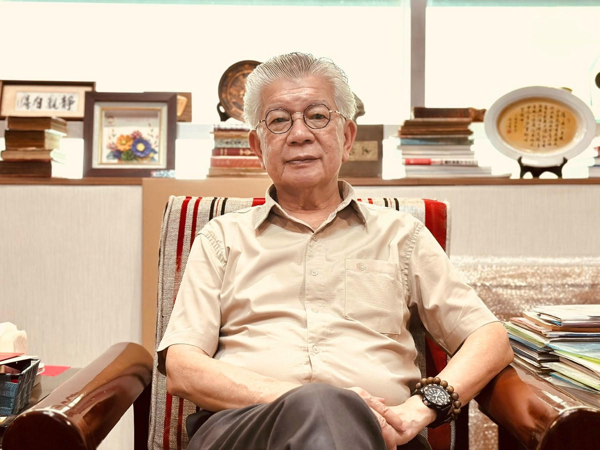 Ảnh 5- Ông Đỗ Long