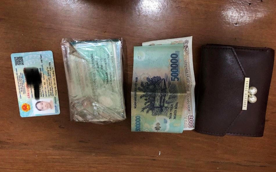 Tài sản 3 em học sinh nhặt được.