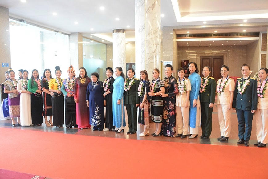 Các đại biểu dự chương trình.