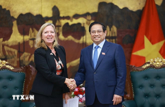 Thủ tướng Phạm Minh Chính tiếp bà Mariam J. Sherman, Giám đốc Quốc gia Ngân hàng Thế giới (WB) khu vực Việt Nam, Lào, Campuchia. (Ảnh: Dương Giang/TTXVN) ttxvn-thu-tuong-tiep-giam-doc-wb-khu-vuc-2.jpg