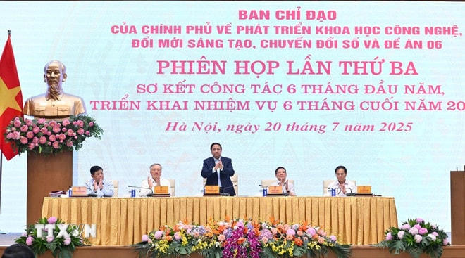 Thủ tướng Phạm Minh Chính chủ trì Phiên họp lần thứ 3 ban Chỉ đạo về phát triển khoa học, công nghệ, đổi mới sáng tạo, chuyển đổi số và Đề án 06. (Ảnh: Dương Giang/TTXVN) ttxvn-thu-tuong-chu-tri-phien-hop-lan-thu-3-cua-ban-chi-dao-phat-trien-khcn-va-de-an-06-4.jpg