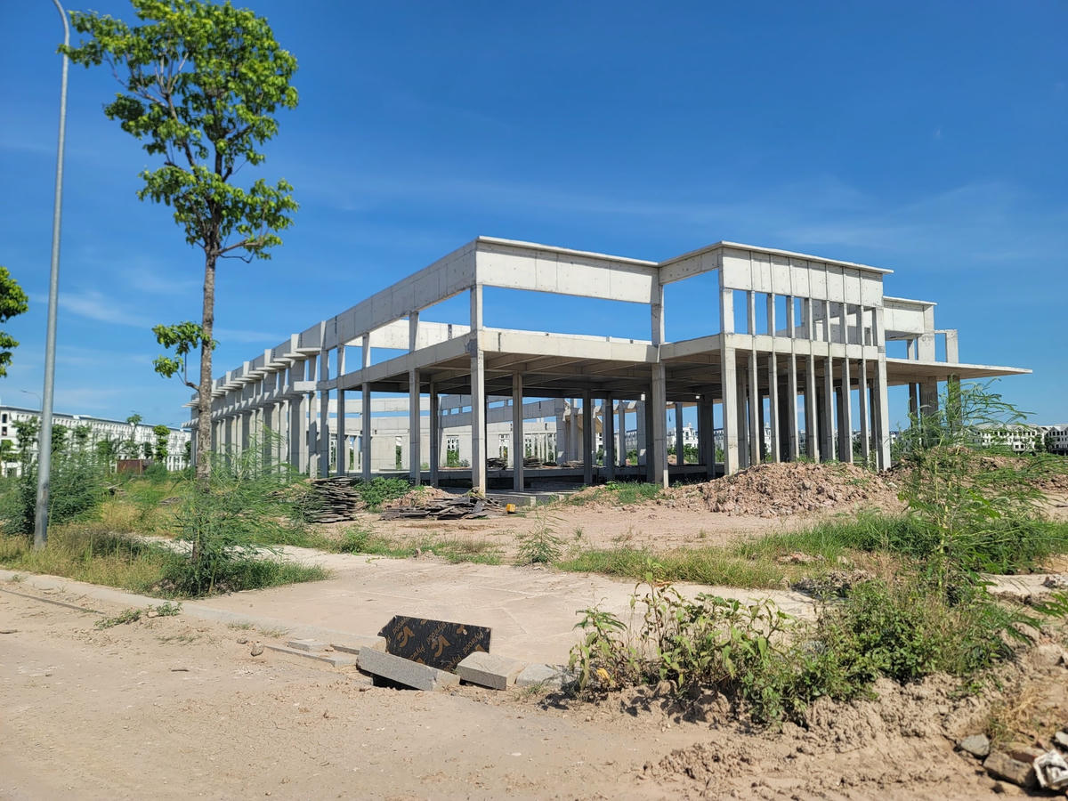 Trình làng hơn 1 thập kỷ nhưng đến nay dự án vẫn còn dang dở, hoang hoá.