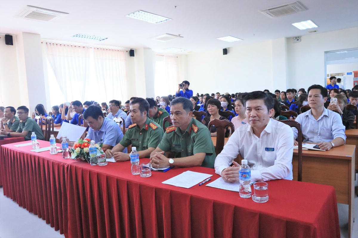 Các địa biểu về dự.