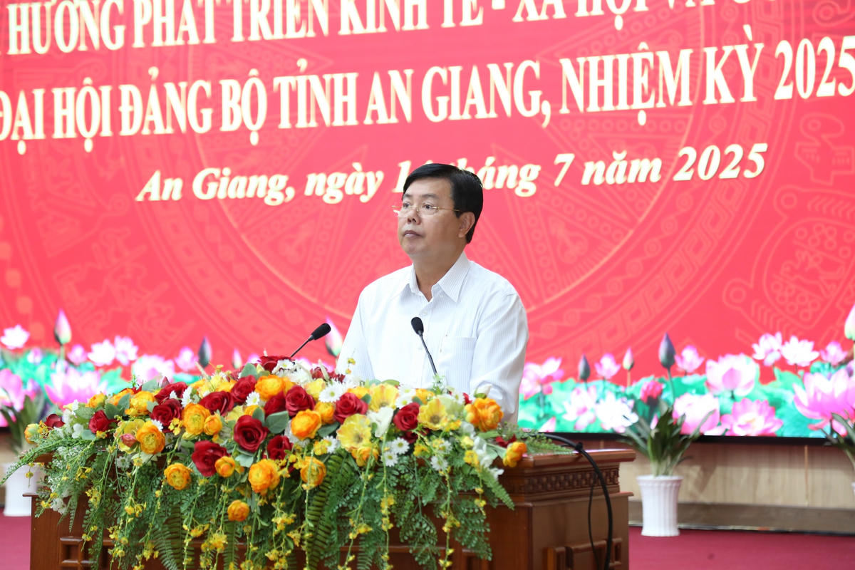 Bí thu Tỉnh uỷ An Giang phát biểu tại Hội thảo. (ảnh: Thanh Tiến)