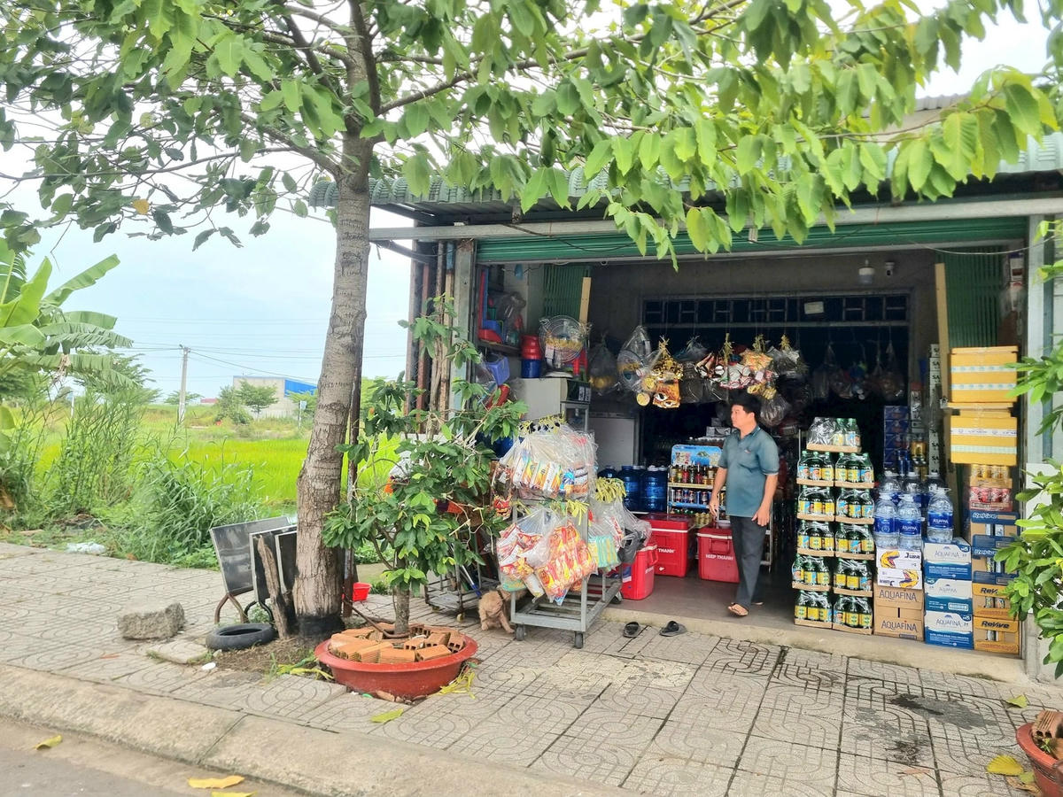 Quốc lộ 16 đoạn qua xã Mỹ Lý (tỉnh Nghệ An) hư hỏng nặng sau trận lũ vừa qua. Ảnh: Đ.B