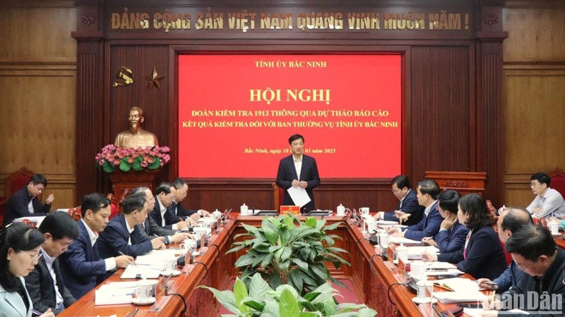 Đồng chí Nguyễn Duy Ngọc, Ủy viên Bộ Chính trị, Bí thư Trung ương Đảng, Chủ nhiệm Ủy ban Kiểm tra Trung ương chủ trì Hội nghị.