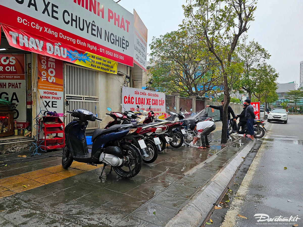 W_rua_xe-le-khanh2.jpg