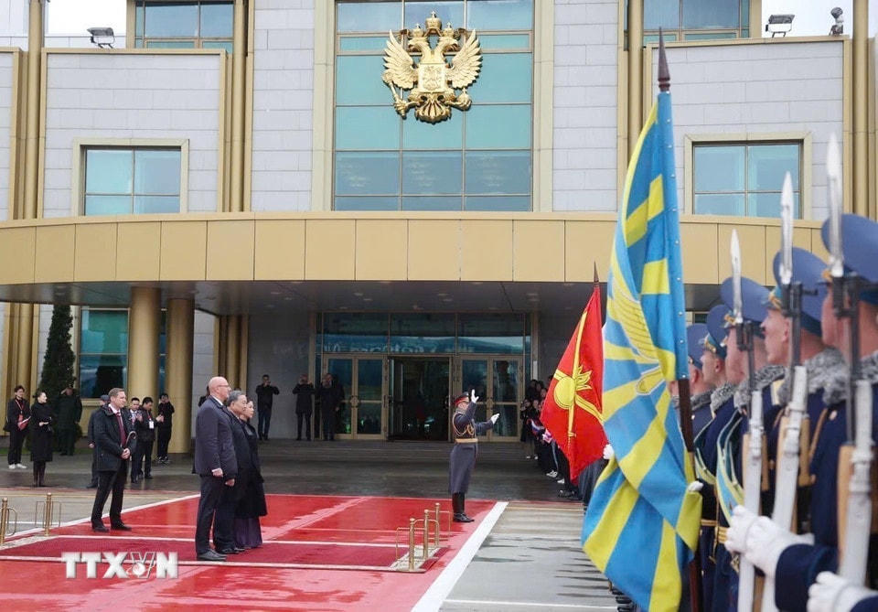 Lễ tiễn Tổng Bí thư Tô Lâm và Phu nhân tại sân bay Vnukovo 2, thủ đô Moskva. (Ảnh: Thống Nhất/TTXVN)