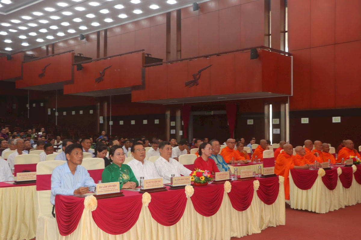 Các đại biểu dự buổi Họp mặt.