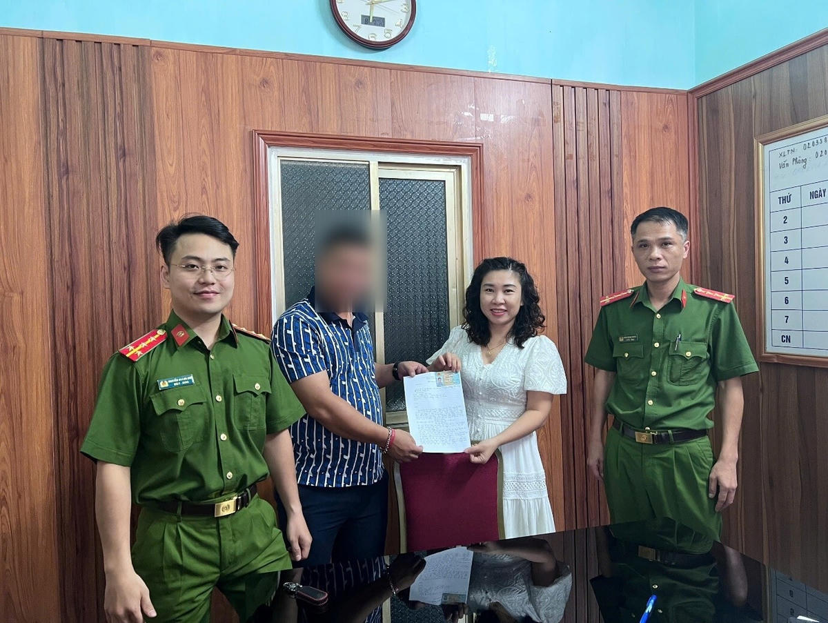 Trao trả số tiền đã chuyển nhầm cho ông Nguyễn Ngọc H