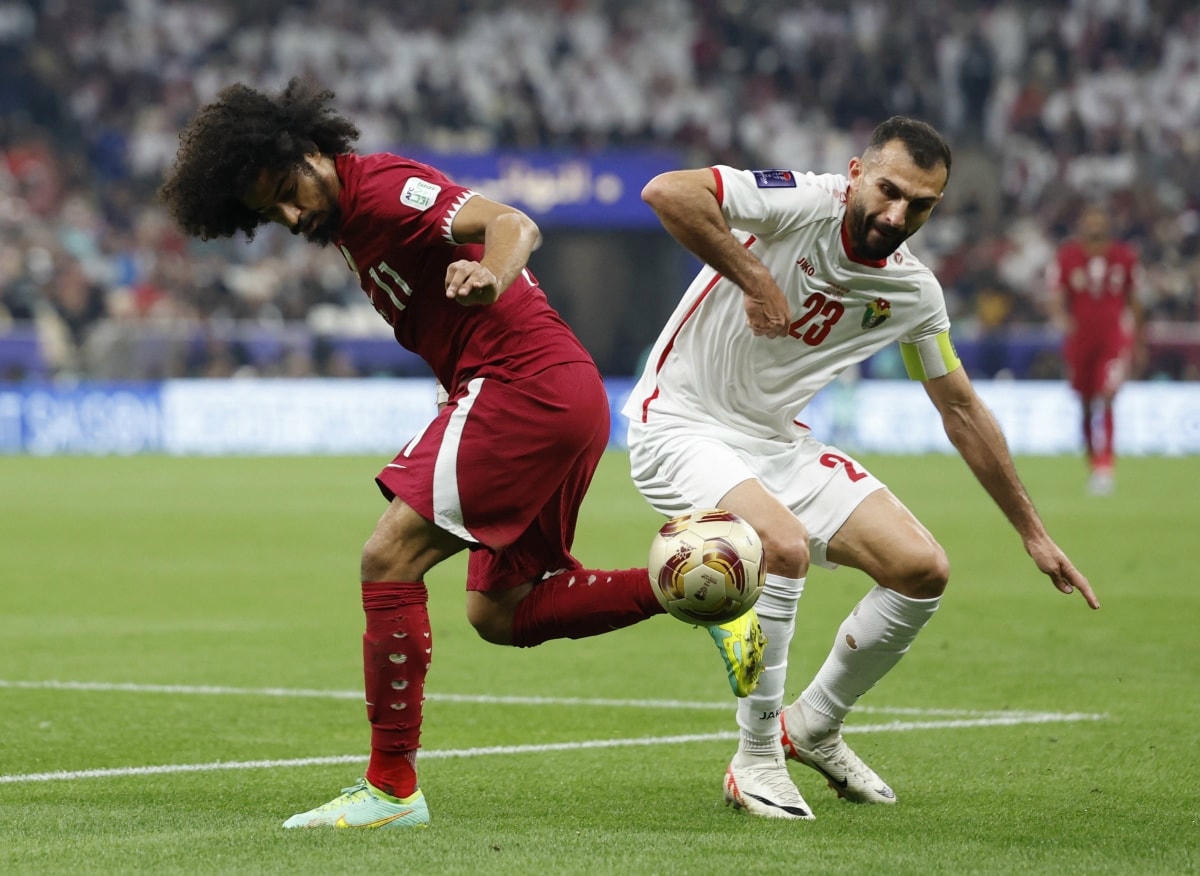 akram afif lap hat-trick kho tin truoc jordan, qatar vo dich asian cup 2023 hinh anh 16